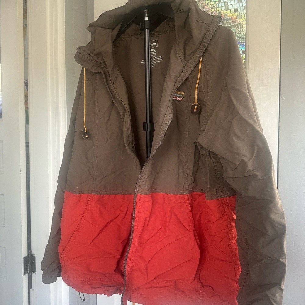 L.L. Bean Men's Red and Tan Puffer Jacket